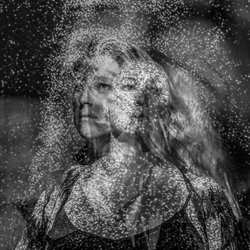 Retrato de una mujer en varios ángulos. Retrato de una mujer en varios ángulos.