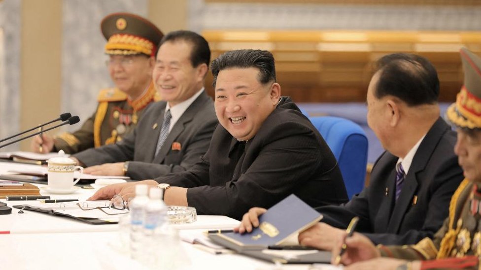 [출처: Reuters] 김정은 북한 국무위원장이 2022년 6월 조선노동당 중앙군사위원회 확대회의에 참석하고 있다