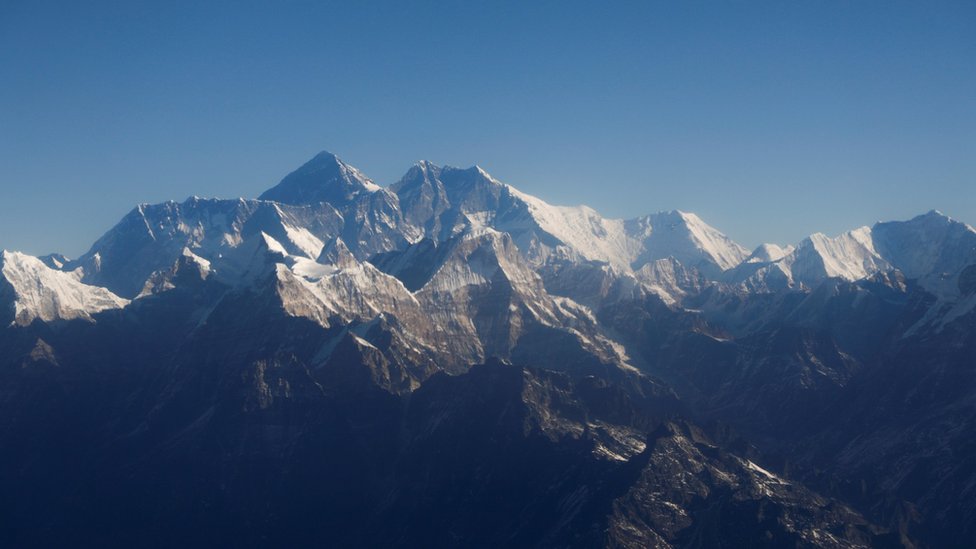 Гора Эверест и другие вершины Гималайского хребта