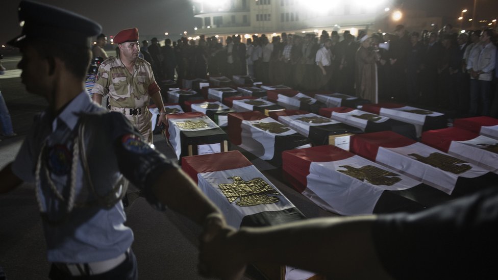 أكفان قتلى من الشرطة المصرية في سيناء