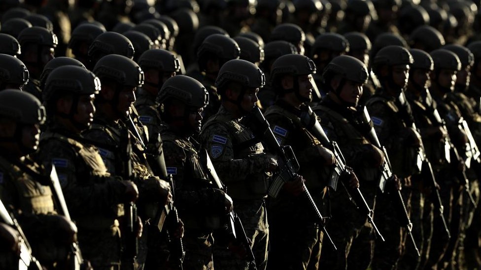 Soldados de El Salvador en formación firme, durante la presentación del Plan de Control Territorial. Ciudad Arce, El Salvador, 23 de noviembre de 2022