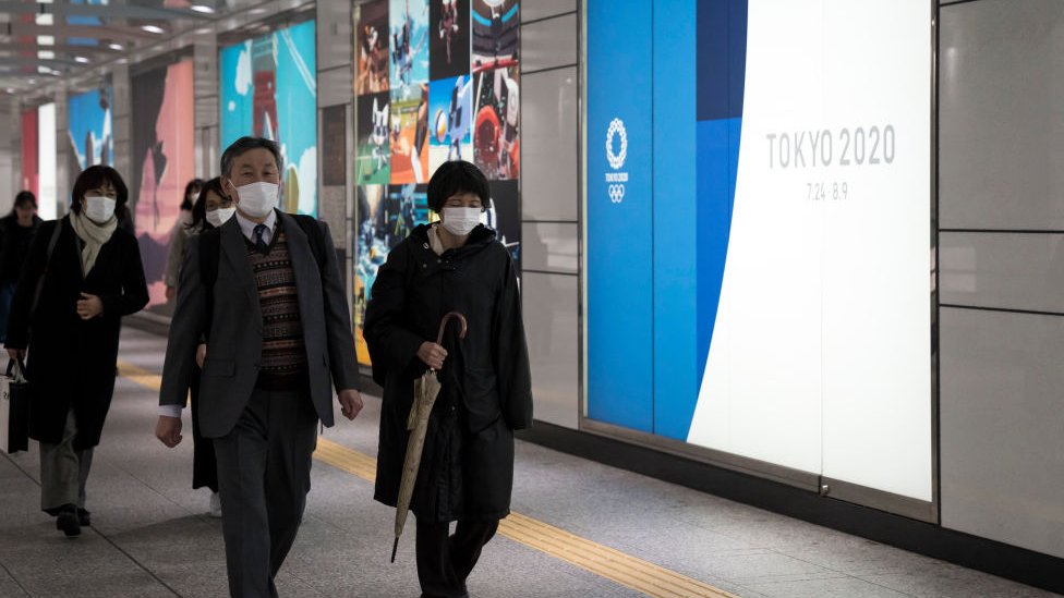 japonya'da maske takanlar