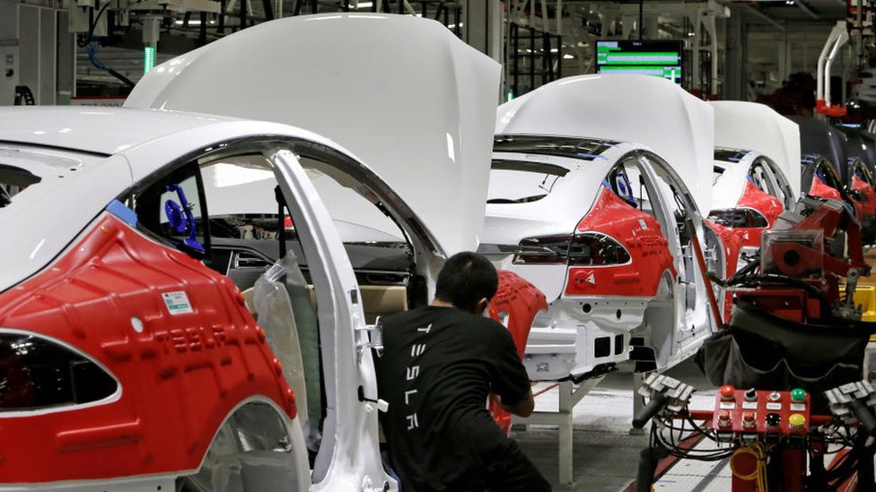 Tesla: Carmaker told to pay ex-worker $3.2m over racism case