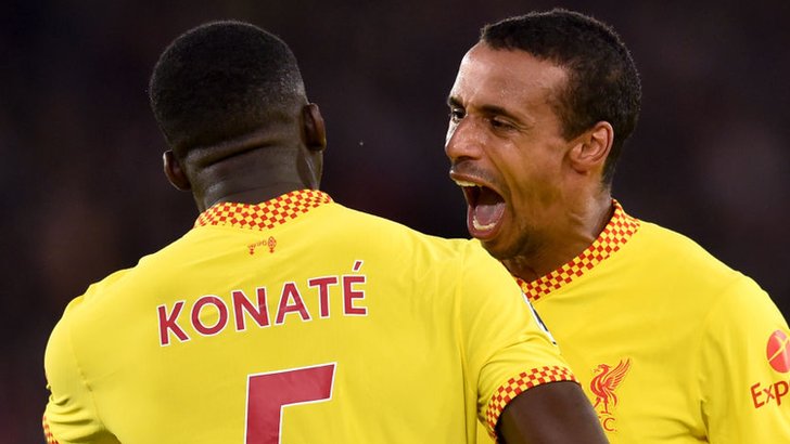 Southampton 1-2 Liverpool: Takumi Minamino and Joel Matip goals take title race to final day