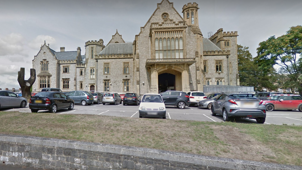 Prisons Watchdog Finds Children routinely Handcuffed BBC News