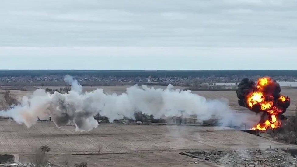 Helicóptero ruso derribado por el ejército ucraniano