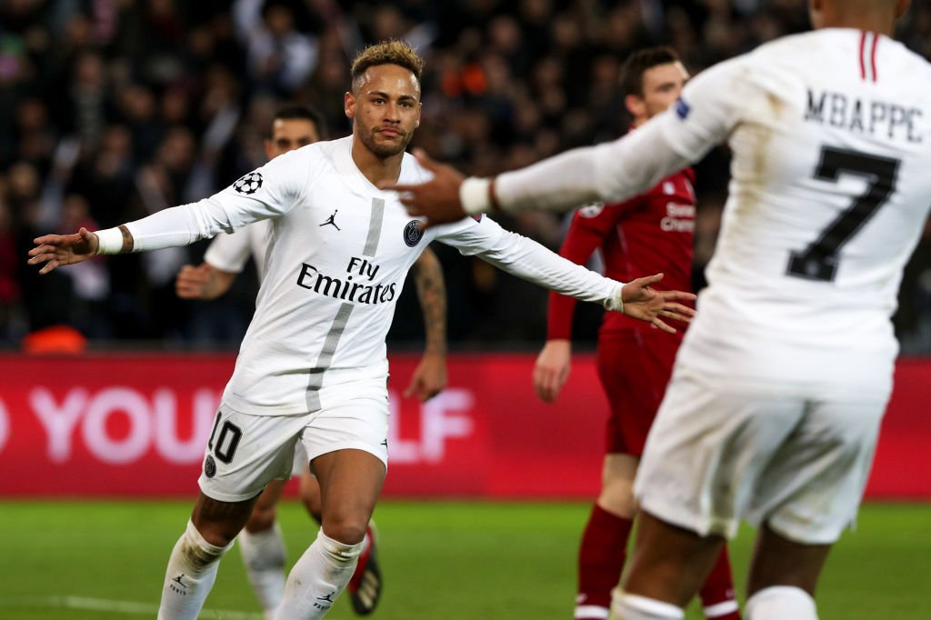 Neymar celebra su gol frente a Liverpool