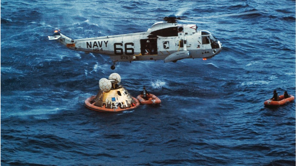 Rescate de unos astronautas en los años 70.