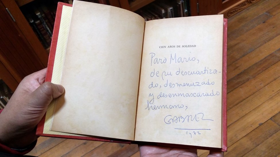 García Márquez firmó la dedicatoria como Gabriel y debajo solo puso el año: 1972