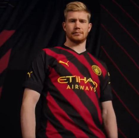 Manchester United launch 2022-23 away kit - BBC Sport