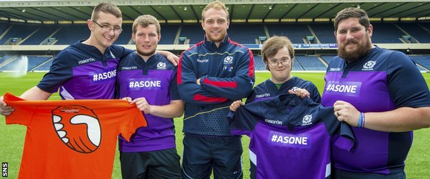 greig tonks and members of scotlands unified rugby team at