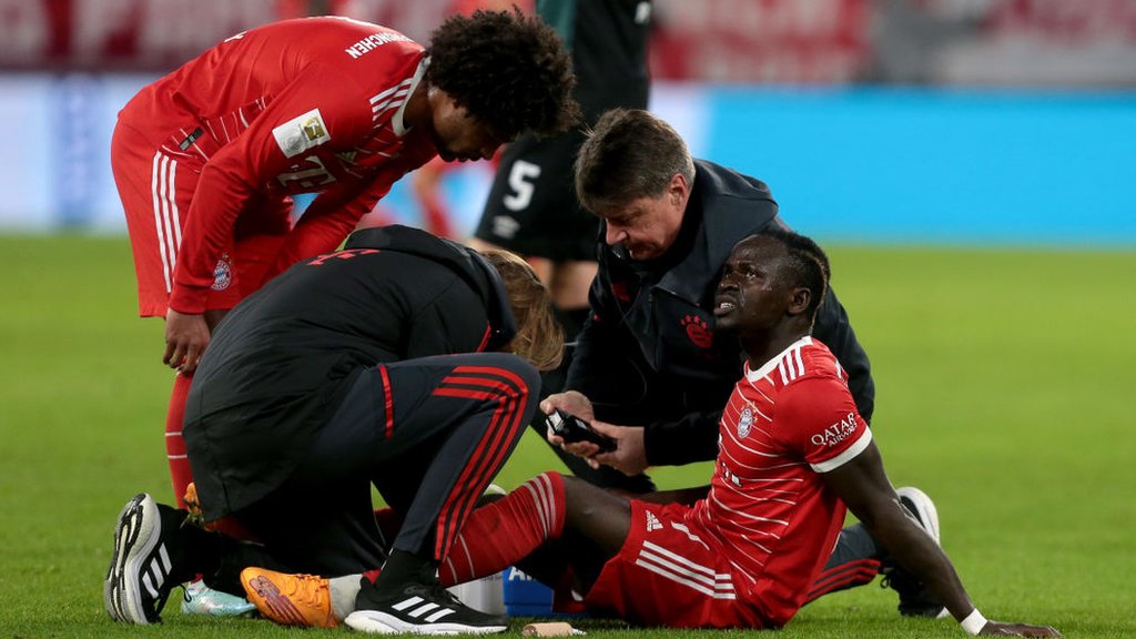 Sadio Mane: Senegal forward injured 13 days before World Cup as Bayern Munich thrash Werder Bremen 6-1