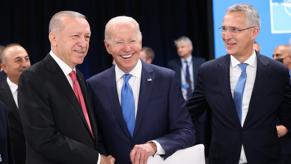 Erdogan, Biden y el líder de la OTAN, James Stoltenberg, el pasado junio en la reunión de los aliados en Madrid.