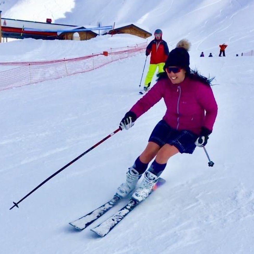 Энджи на лыжах
