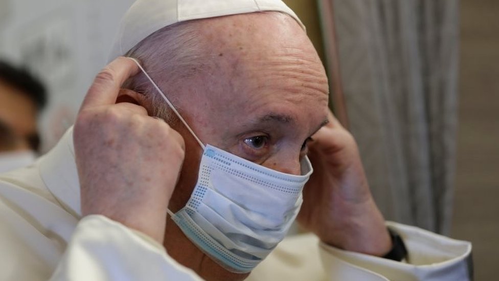 Papa Francisco con mascarilla