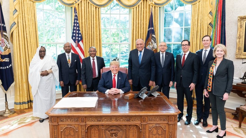 Президент США Дональд Трамп встретился с высокопоставленными представителями Египта, Эфиопии и Судана в Белом доме 6 ноября 2019 года