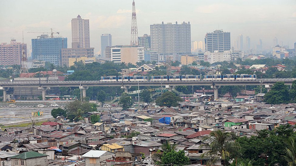 Buildings and shanty towns in Quezon City