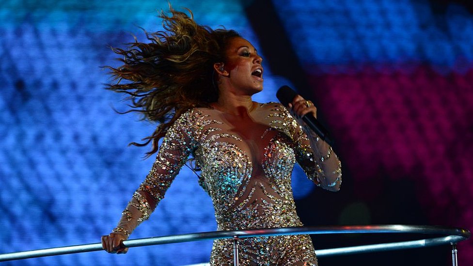 Siete celebridades que desperdiciaron su fortuna en negocios extravagantes  - BBC News Mundo