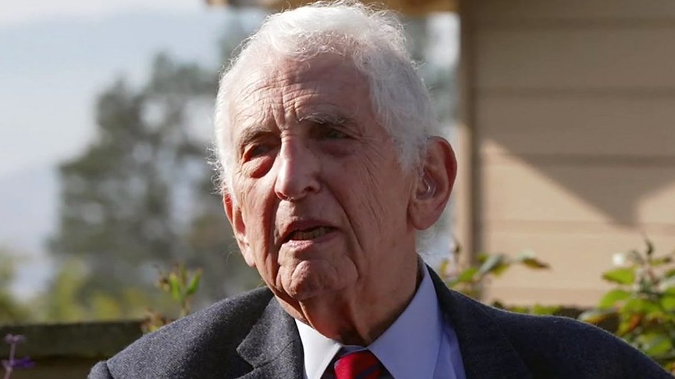 Pentagon Papers whistle-blower Daniel Ellsberg was Wikileaks' secret back-up