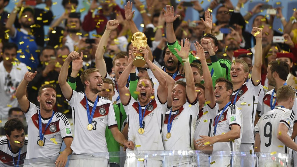 منتخب ألمانيا أثناء احتفاله بكأس العالم 2014