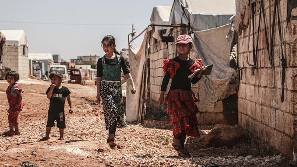 İdlib'de bir buçuk milyon Suriyeli, çadırlarda ya da briket evlerde yaşıyor