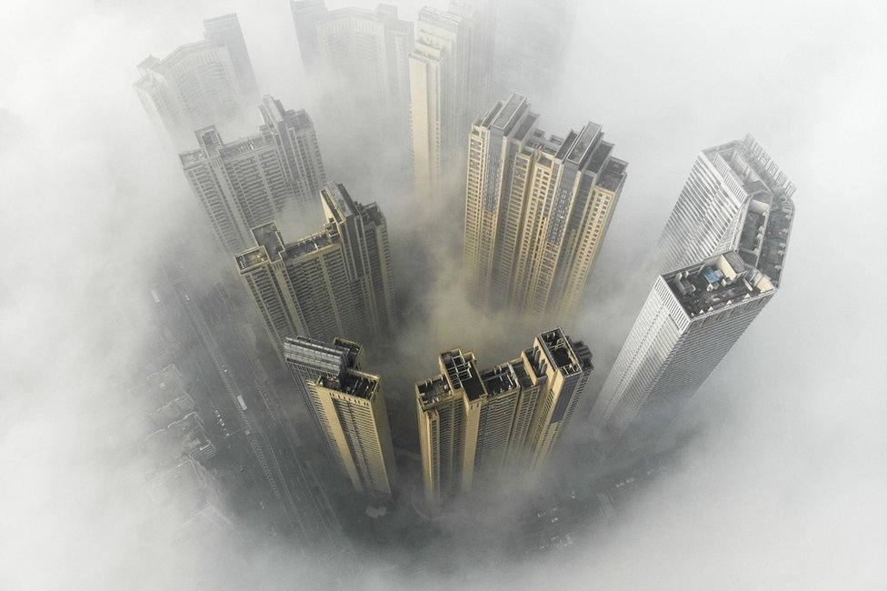 fotografija magle iz vazduha u u gradu Čangša u Kini