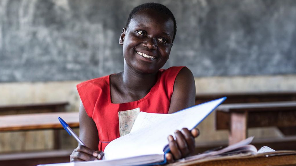 Фаида, девочка из Уганды, вернувшаяся в школу благодаря поддержке DfID