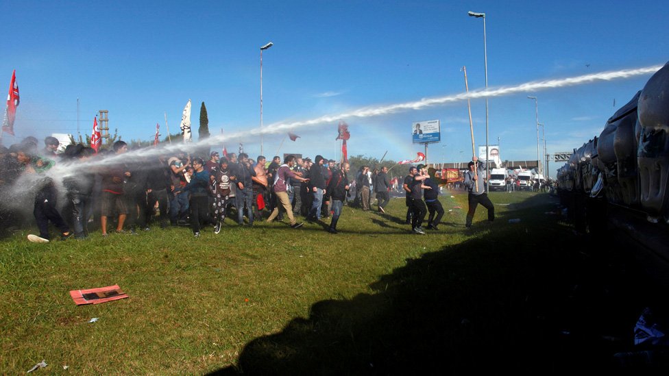 Las protestas y cierres de calles son tan habituales en Argentina que ya un sector las considera irrelevantes. Paro en Argentina