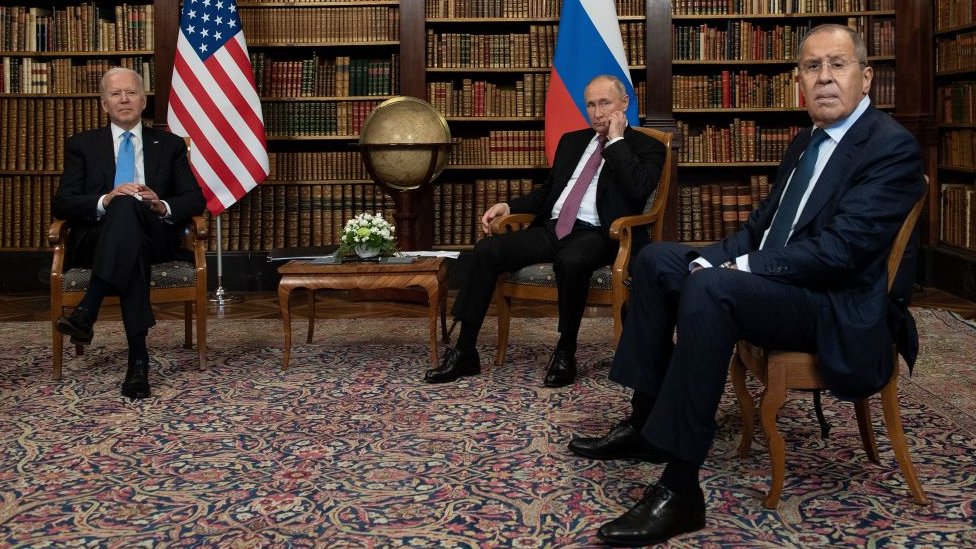 US President Joe Biden (L), Russian President Vladimir Putin (C) and Russian Foreign Minister Sergei Lavrov (R) pose for press prior to the US-Russia summit at the Villa La Grange, in Geneva on June 16, 2021