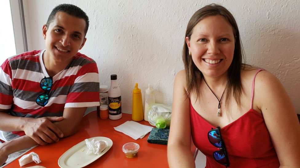 "Voy a tener un mexicano", cuenta Daisa Rosales, venezolana emigrada en Querétaro.