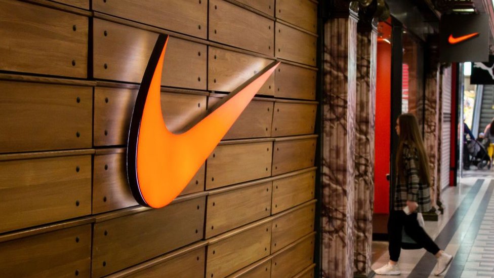 anfitriona Entretenimiento Alianza Nike latest brand to leave Russia permanently - BBC News
