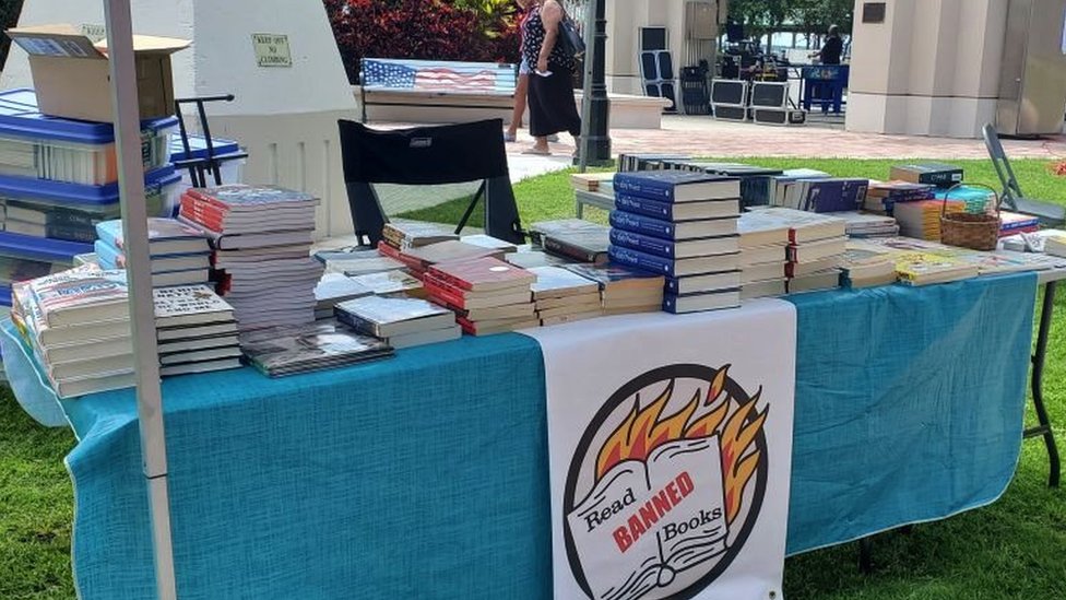 A pop-up banned books distribution point