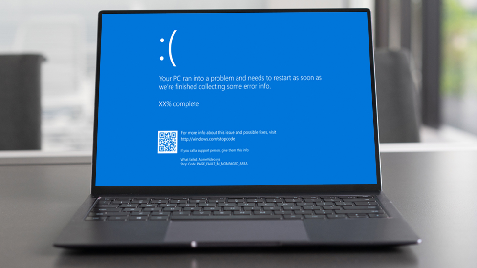 forsøg Udstyr En skønne dag Microsoft's Windows 11 blue screen of death to become black - BBC News