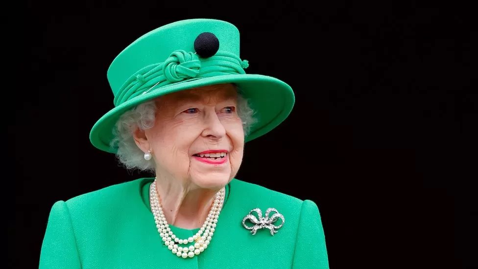 Queen Elizabeth II statue in Trafalgar Square gets MPs' support