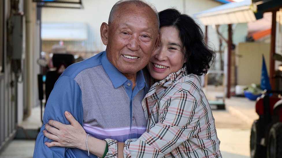 Kim Kyung-rae, with his daughter Yoonkyung