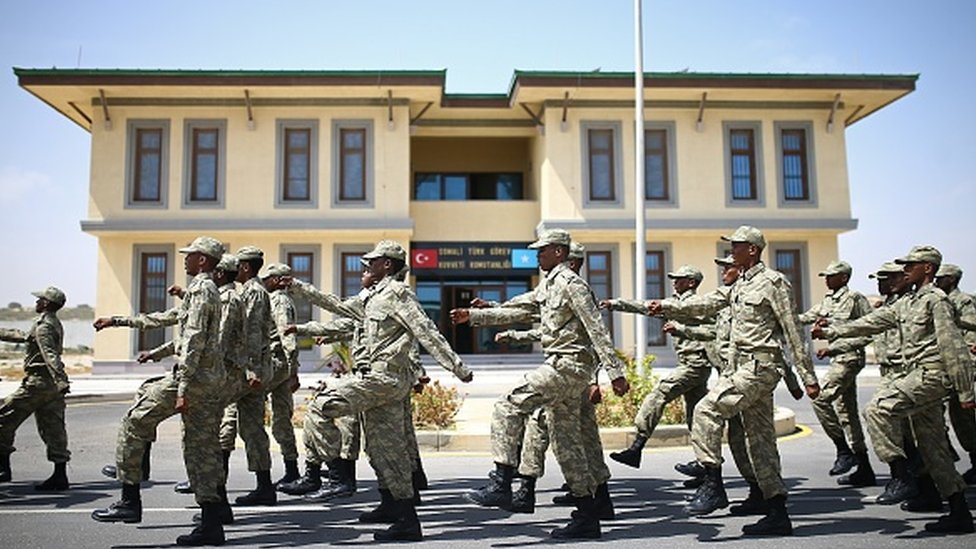 Somali'deki Türk askeri üssünde Somalili askerler eğitim görüyor