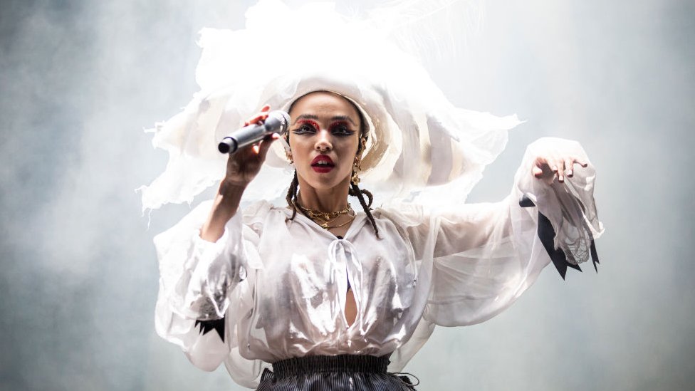 FKA Twigs на сцене Primavera Sound