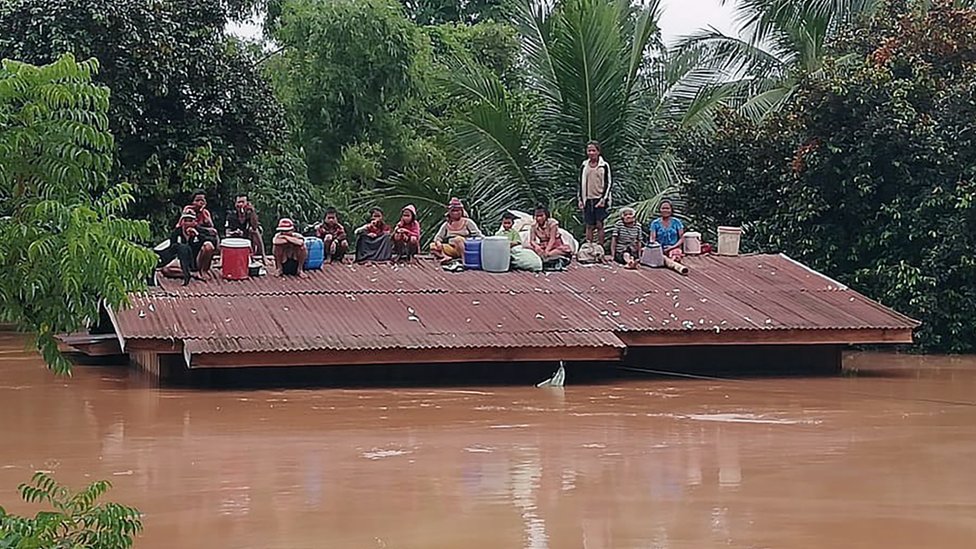 Dam yang jebol genangi enam desa