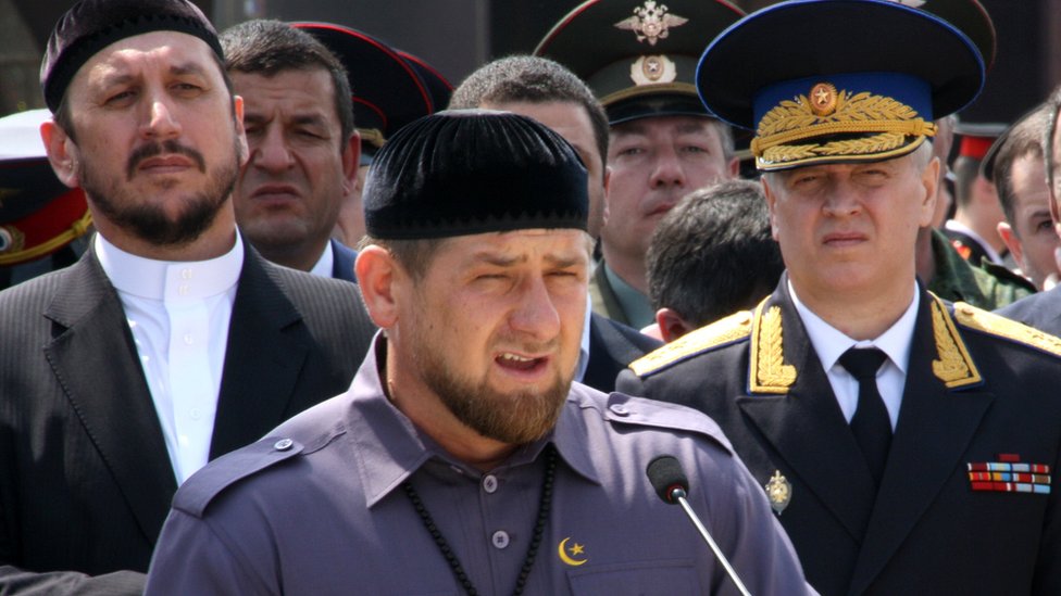 Chechen leader Kadyrov presses divorcees to reunite - BBC News