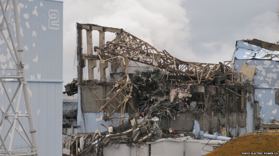 Сцена после взрыва на заводе "Фукусима-дайити". Март 2011 г.