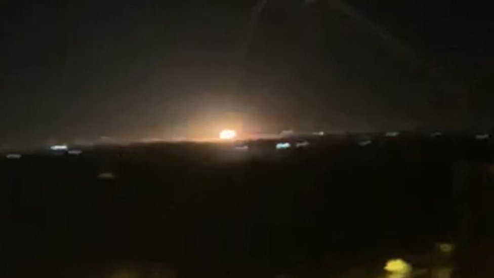 كرة نارية إثر غارة جوية إسرائيلية على مشارف العاصمة السورية دمشق، في 20 نوفمبر/تشرين الثاني 2019