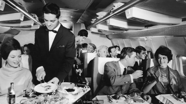 El más amplio Boeing 707 cubrió el vacío cuando los Comets fueron sacados de servicio. Avión