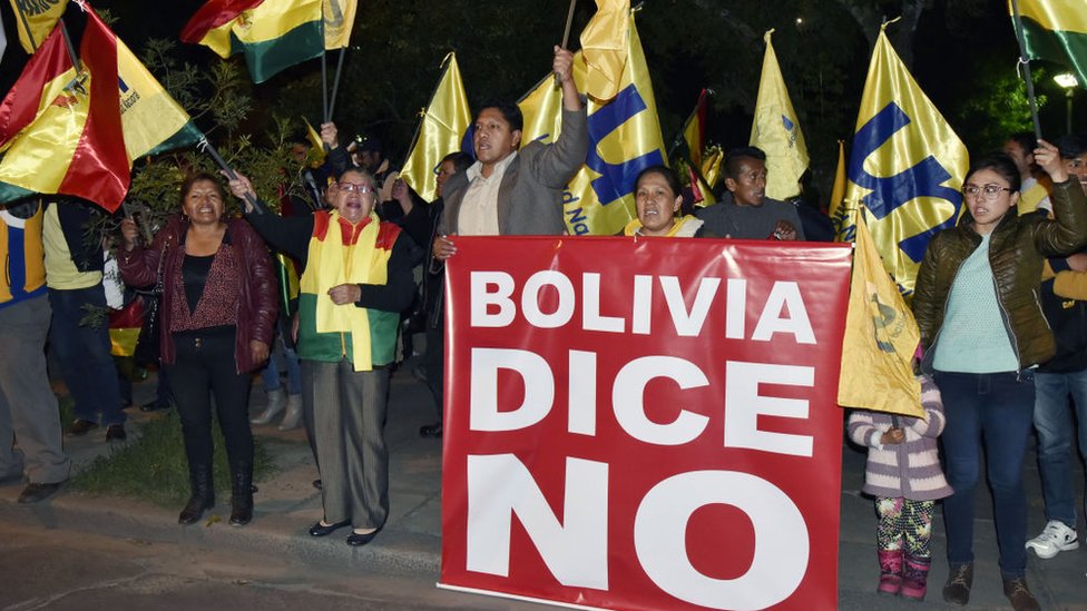 Protesta contra la candidatura de Morales.