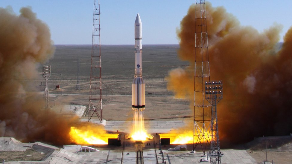 Запуск ракеты «Протон», Байконур - фото в файле