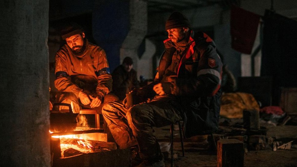 烏克蘭戰士被困在馬里烏波爾的鋼鐵廠長達數周