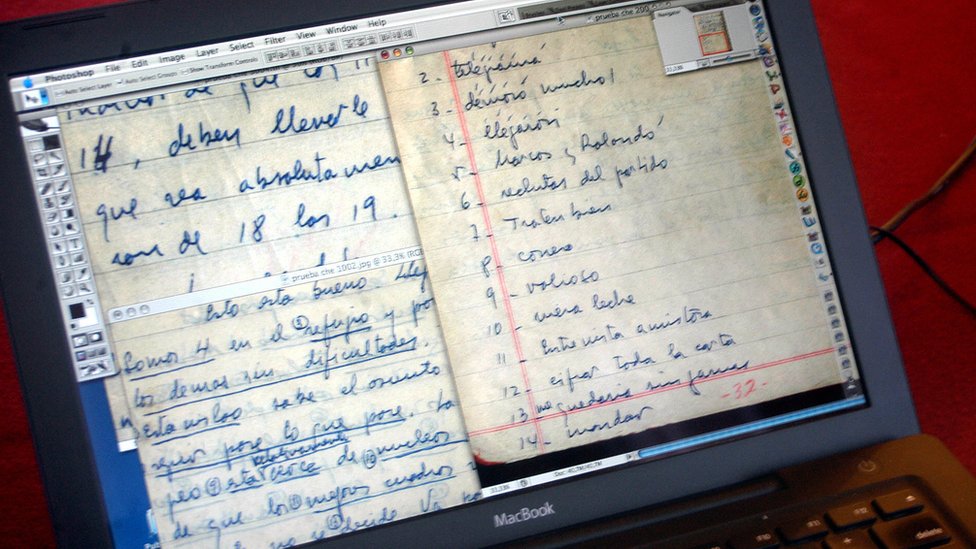 En 2008, Bolivia digitalizó el diario del Che y e hizo réplicas de él. Imágenes digitales del diario