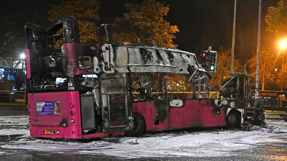 Newtownabbey: Bus hijacked and set on fire by gang - BBC News