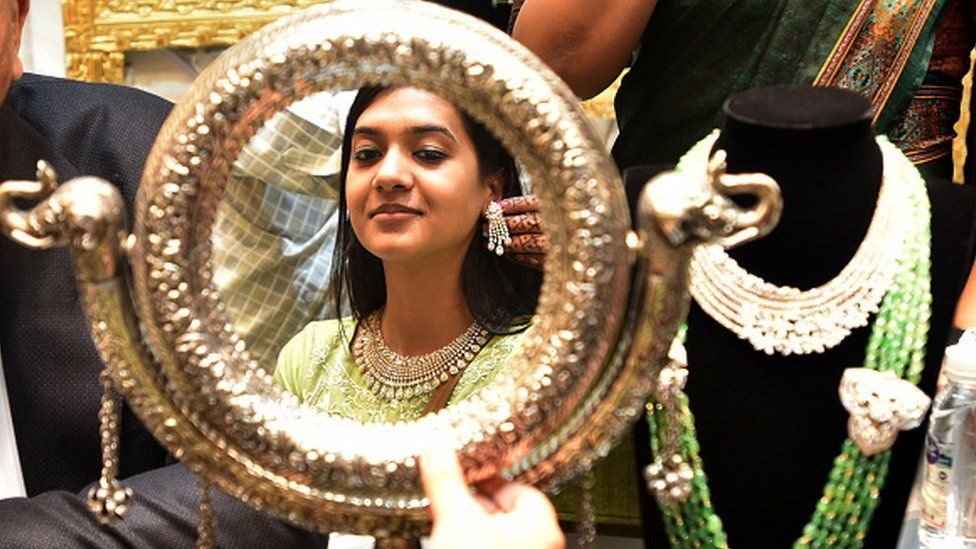 Hindistan'da ışık şenliği Diwali tekrar Covid'in gölgesinde yapılıyor