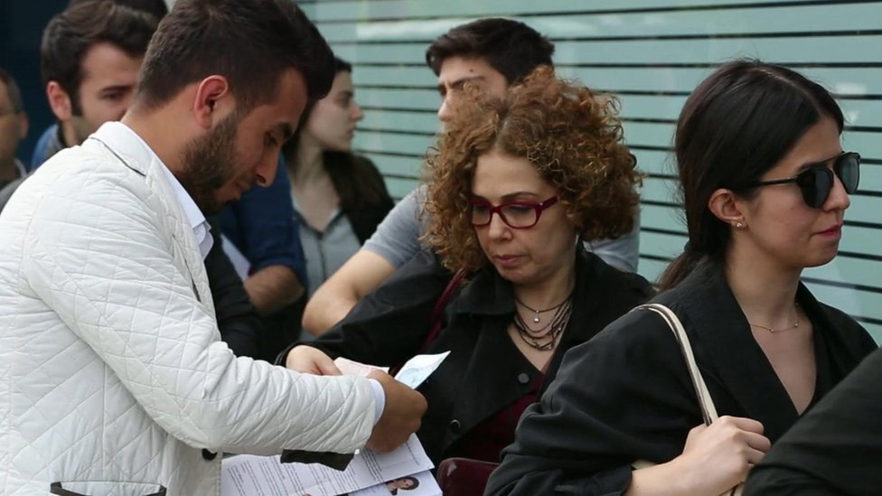 Turks queue for visas