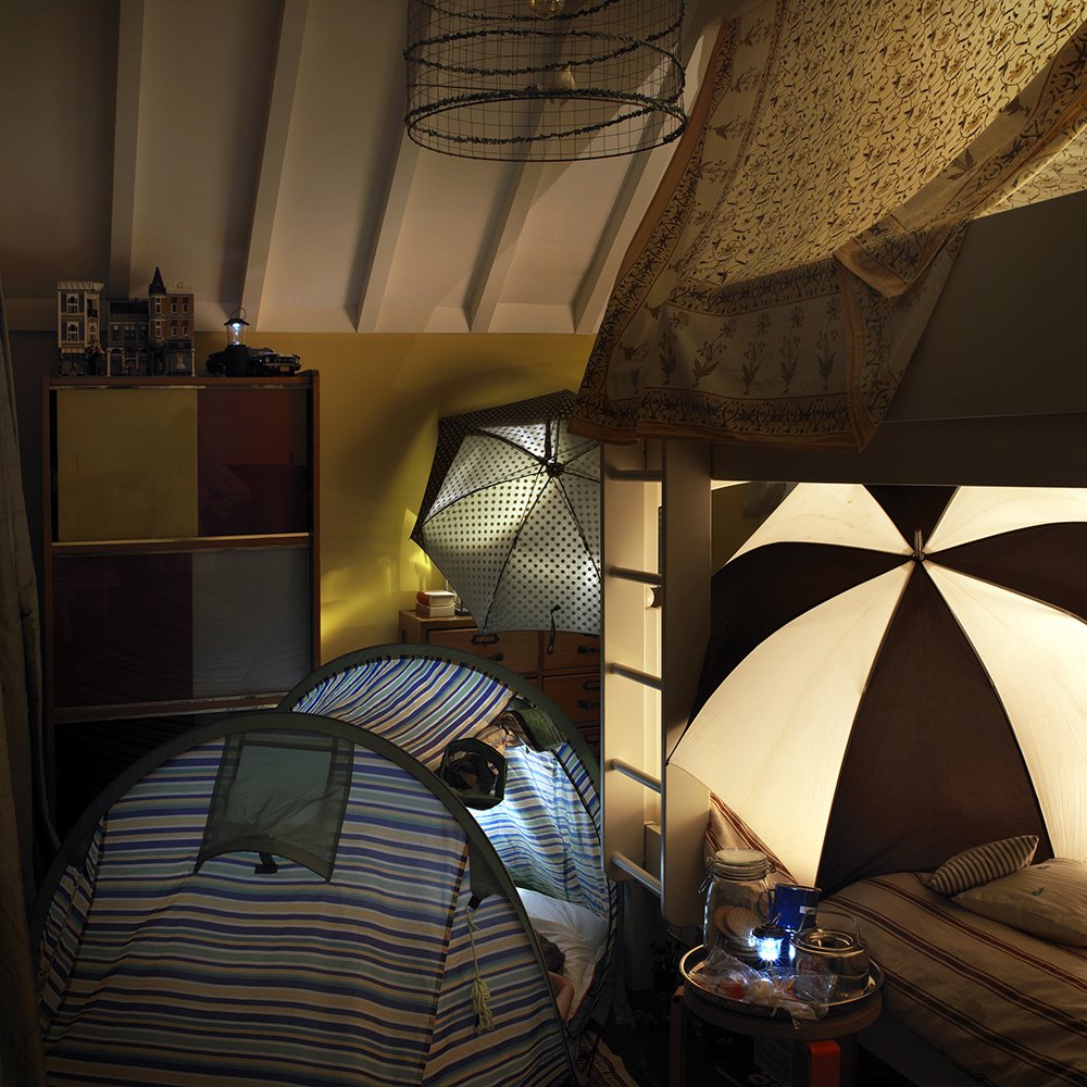 Палатки в комнате